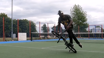 Jay Forde Hitchhicker Kickflip trick